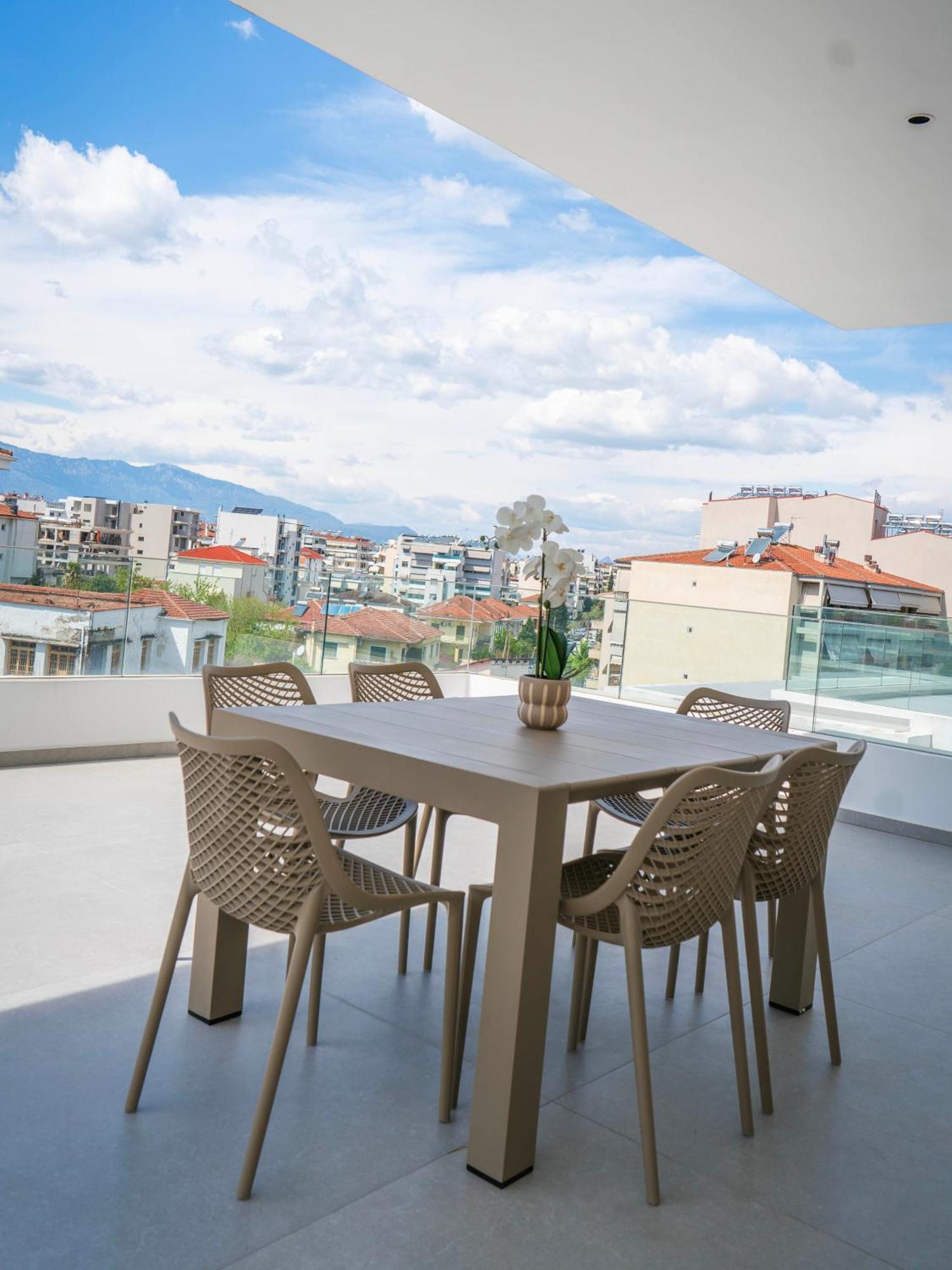 White Luxury Apartment Τρίκαλα Εξωτερικό φωτογραφία