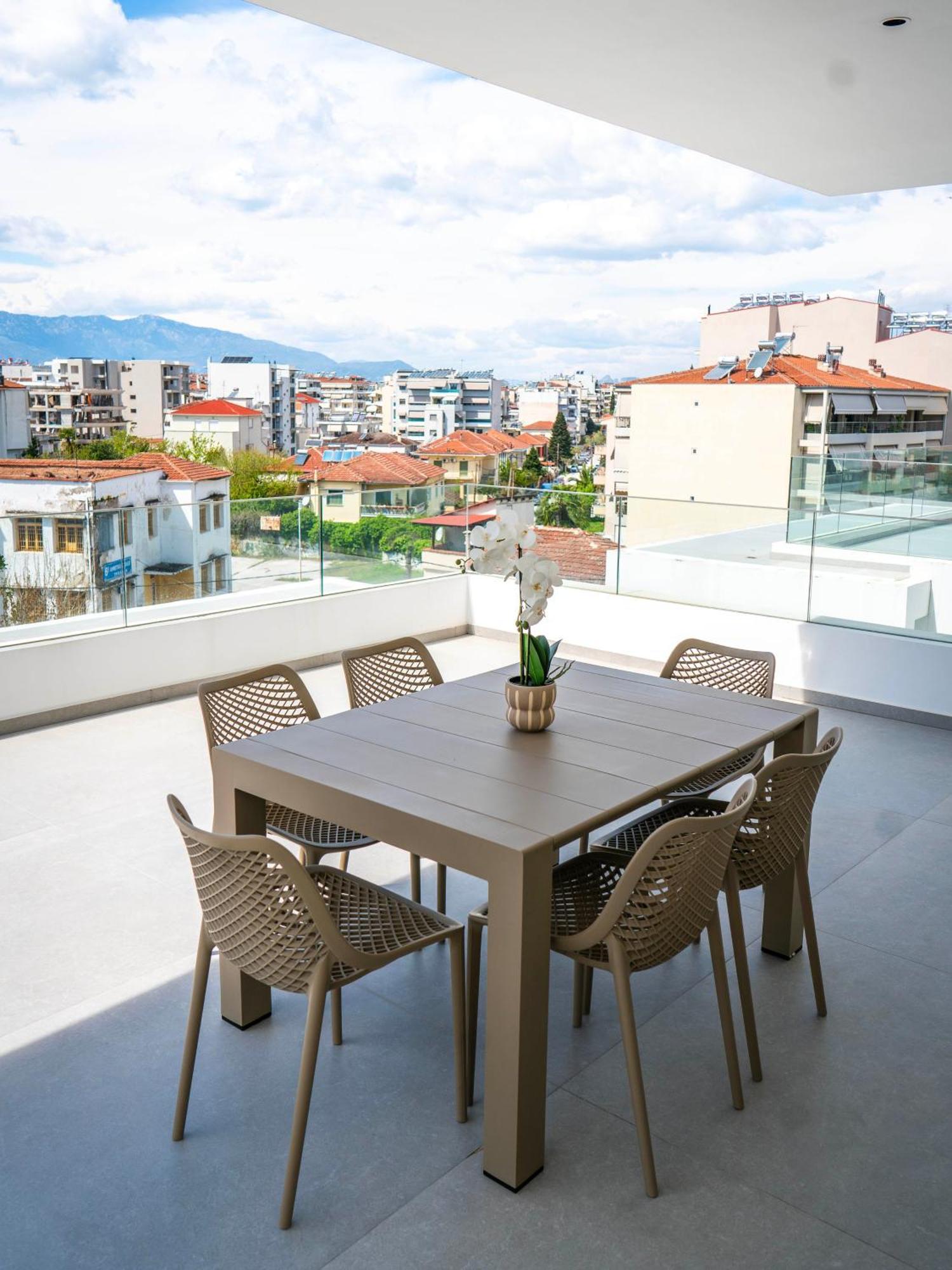 White Luxury Apartment Τρίκαλα Εξωτερικό φωτογραφία