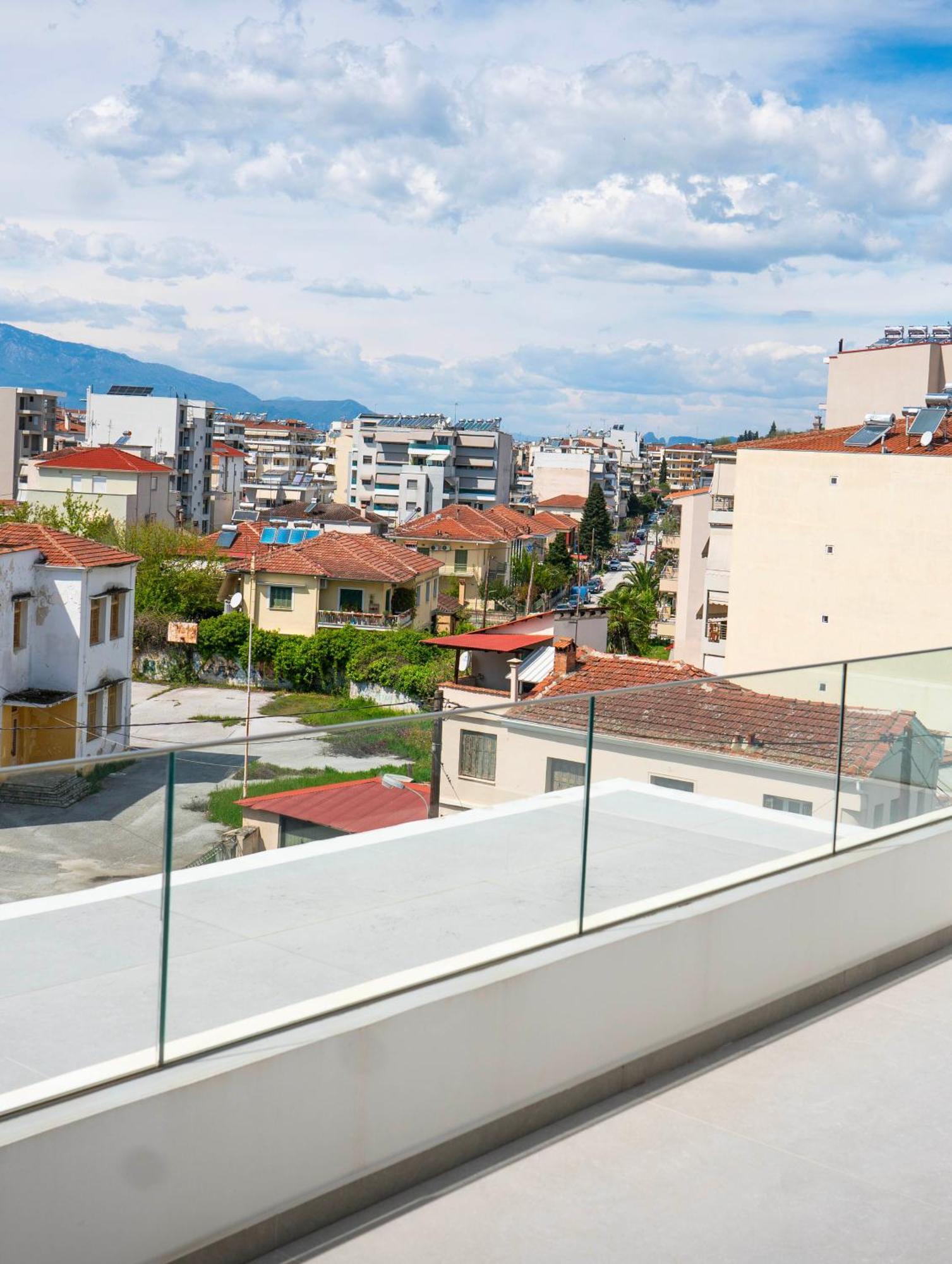 White Luxury Apartment Τρίκαλα Εξωτερικό φωτογραφία